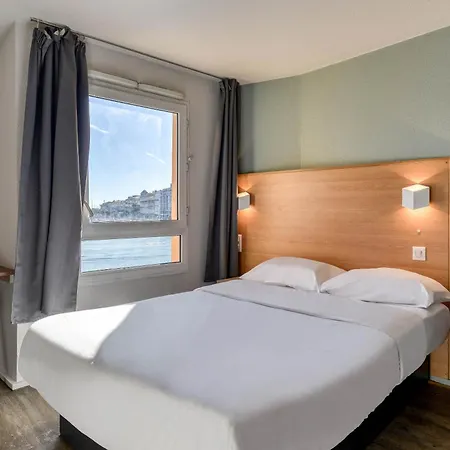 Centre Gare فندق 2*