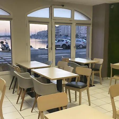 Centre Gare 2*